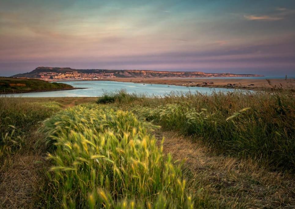 Luxurious Beach House Chesil Beach. Sleeps 6 Castletown  Exterior foto